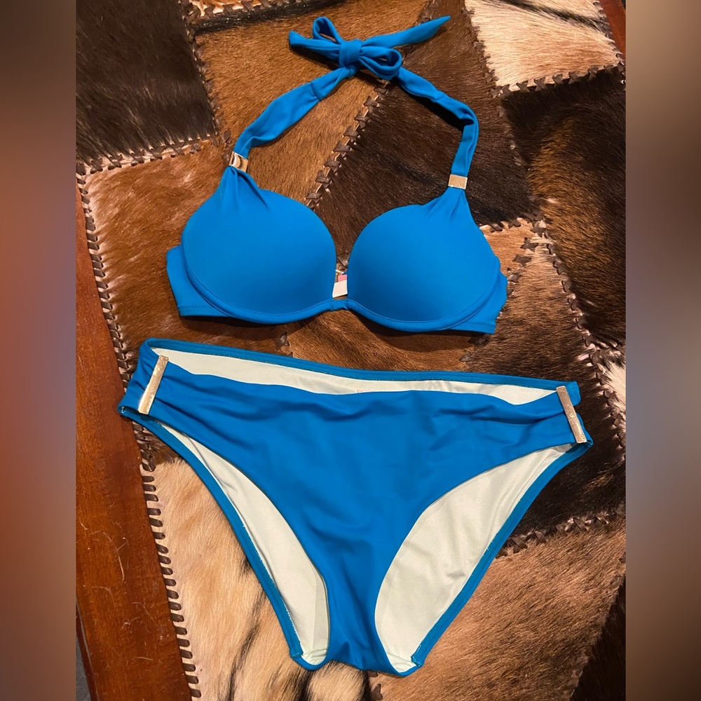 Like new! Victoria’s Secret bikini 👙